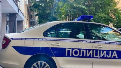 Udarao je rukama i nogama Udarao je rukama i nogama