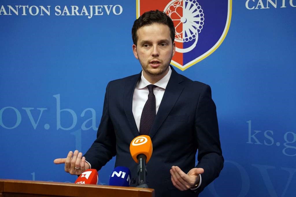 Dižu još jedan kredit od 90 miliona KM – Bosanski.info Dižu još jedan kredit od 90 miliona KM – Bosanski.info