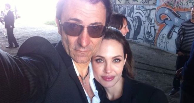 Branko Đurić Đuro otkrio tajne svog prijateljstva sa Angelinom Jolie: ‘To joj je bila životna greška!’ Branko Đurić Đuro otkrio tajne svog prijateljstva sa Angelinom Jolie: ‘To joj je bila životna greška!’