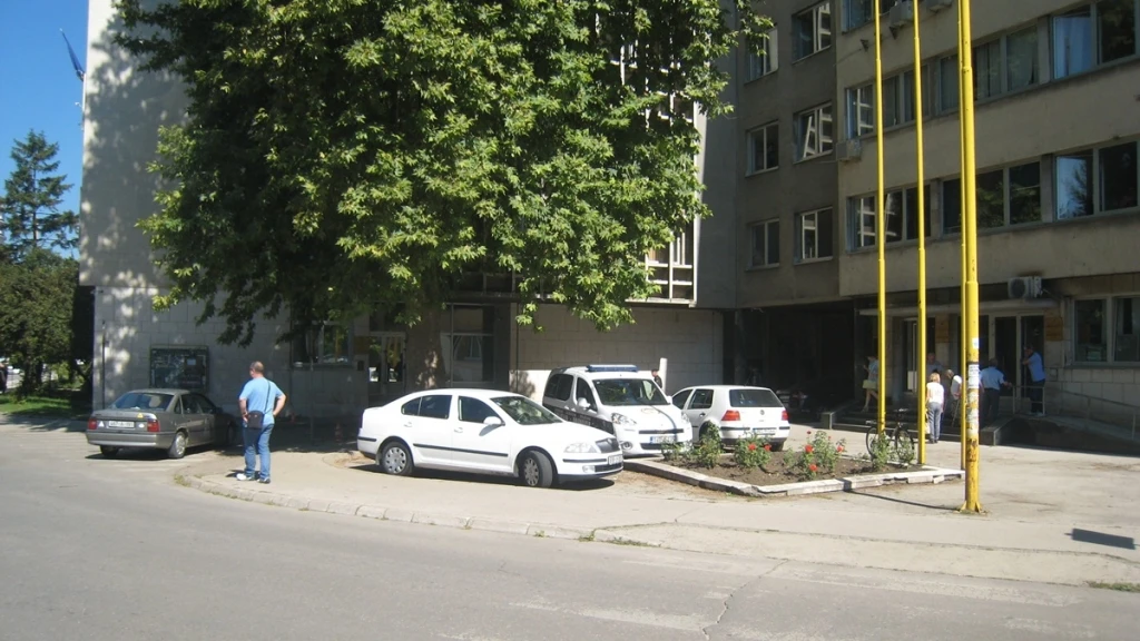 Petnaestogodišnjak koji je izbo vršnjaka bit će predat Tužilaštvu TK, tereti se za pokušaj ubistva Petnaestogodišnjak koji je izbo vršnjaka bit će predat Tužilaštvu TK, tereti se za pokušaj ubistva