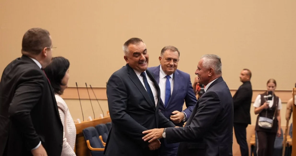Dodik imenuje “hrvatske ministre” u Vladi RS-a, to je skandalozno – Bosanski.info Dodik imenuje “hrvatske ministre” u Vladi RS-a, to je skandalozno – Bosanski.info