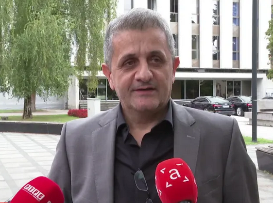 Izborna komisija RS odbija provesti prijevremene izbore za predsjednika entiteta Izborna komisija RS odbija provesti prijevremene izbore za predsjednika entiteta