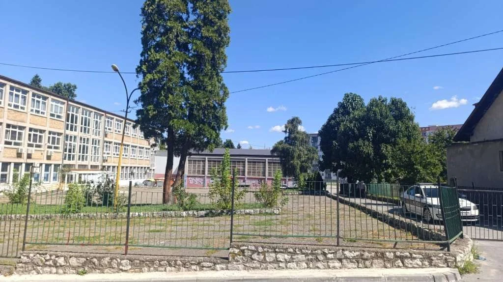 Predložen pritvor za dječaka koji je izbo nožem drugog maloljetnika u školskom dvorištu Tuzli Predložen pritvor za dječaka koji je izbo nožem drugog maloljetnika u školskom dvorištu Tuzli