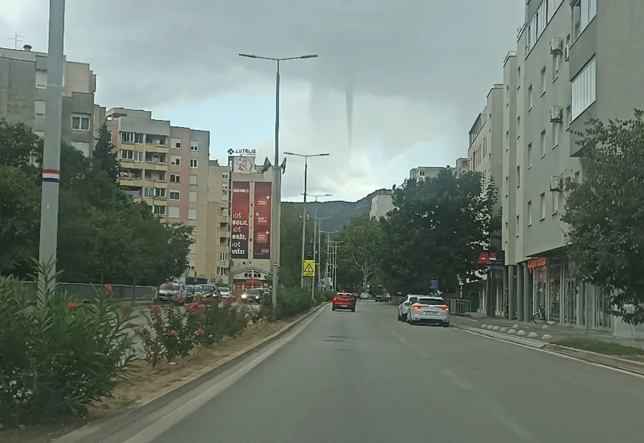 Pijavica iznad Mostara iznenadila Hercegovce – Bosanski.info Pijavica iznad Mostara iznenadila Hercegovce – Bosanski.info