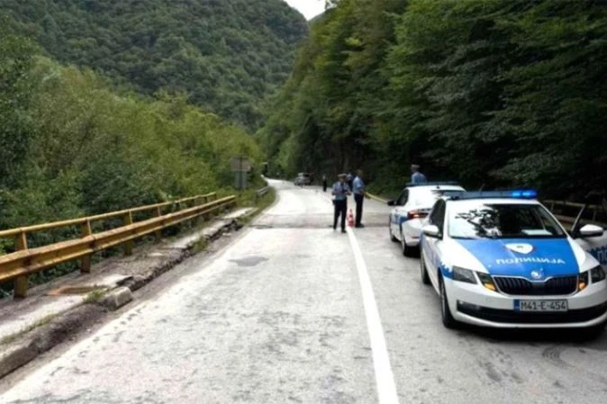 Nesreća kod Foče, poginuo vozač kamiona Nesreća kod Foče, poginuo vozač kamiona