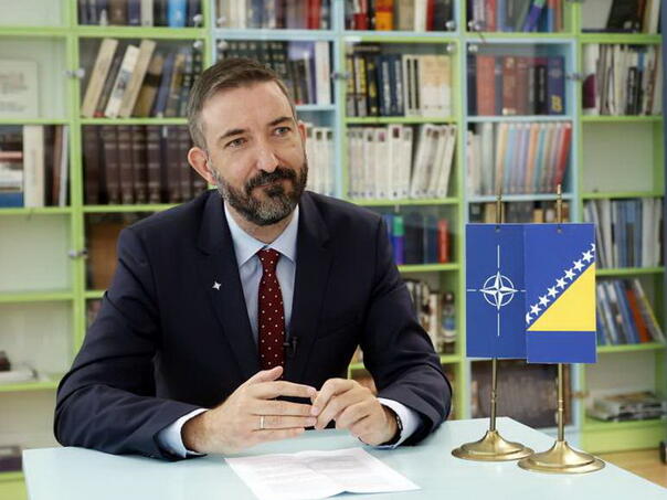 NATO je uz BiH, ali vaša sudbina je u vašim rukama NATO je uz BiH, ali vaša sudbina je u vašim rukama