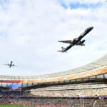 Spektakularni prelet dva aviona iznad stadiona u Cape Townu izazvao i oduševljenje i strah