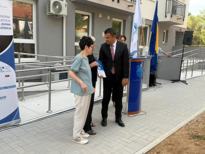 Hurtić u Mostaru uručio ključeve novog doma za 24 porodice