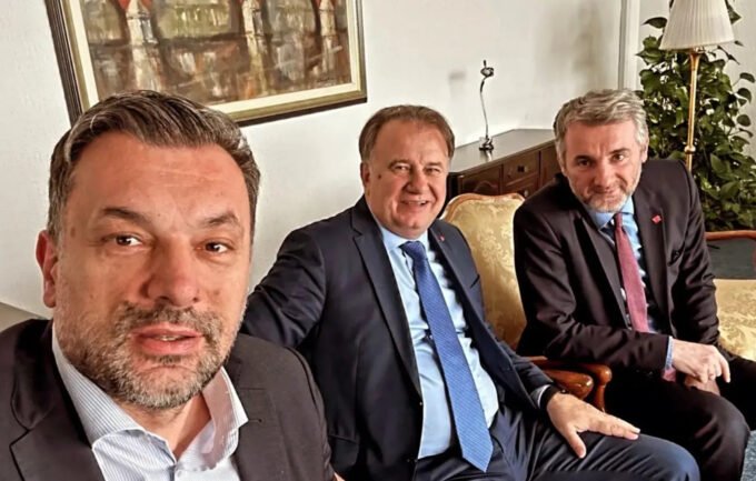 Bilans mandata Trojke: 3,5 milijardi KM zaduženja, 3.000 novih radnika i 38.000 novih penzionera