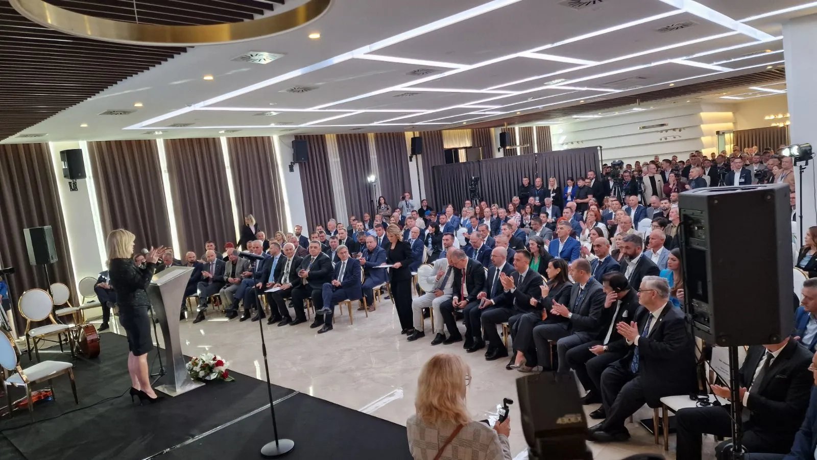 Sajam okuplja vodeće kompanije, inovativne projekte i poslovne vizionare iz cijele regije i svijeta.