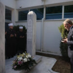 Izetbegović obišao mezar bivšeg predsjednika SDA Sulejmana Tihića: Nosio je ozbiljnu odgovornost, ali ostao smiren i čovjek dijaloga