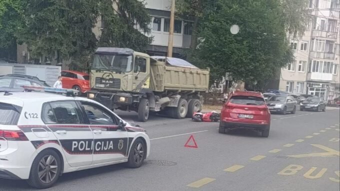 Saobraćajna nesreća na Ciglanama: Sudar automobila i motocikla, povrijeđena jedna osoba