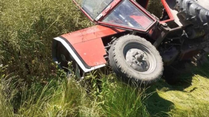Kod Živinica vozač traktora poginuo nakon udara voza