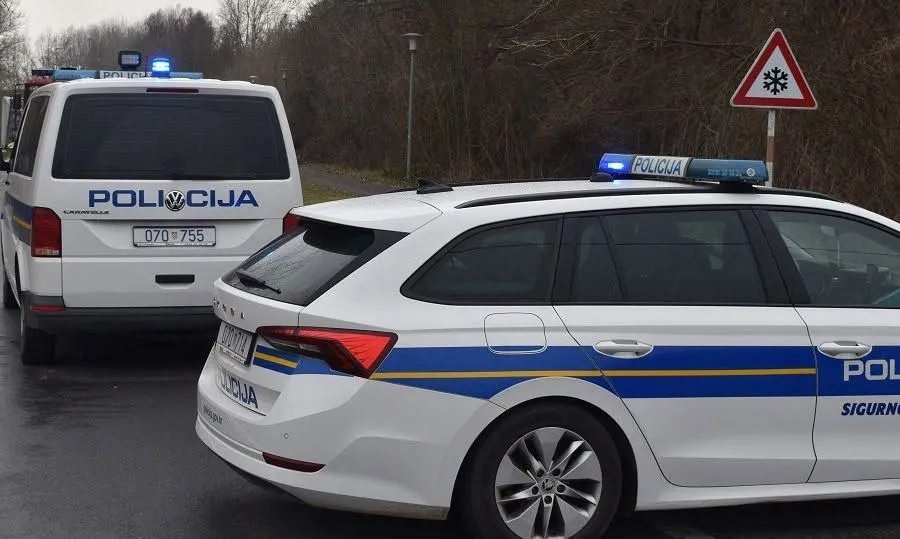 Alija se automobilom zabio u kamion vozeći više od 200 kilometara na sat