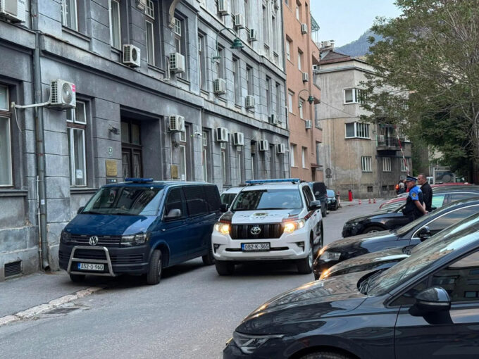 Policija uhapsila bjegunca i Sarajliju sa drogom u glavnom gradu