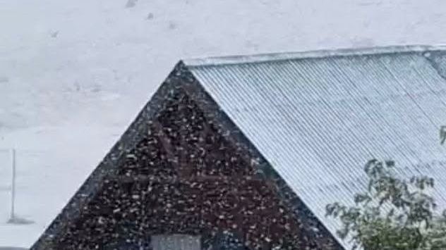 Snijeg prekriva Bjelašnicu, promjena vremena zahvatila i Crnu Goru
