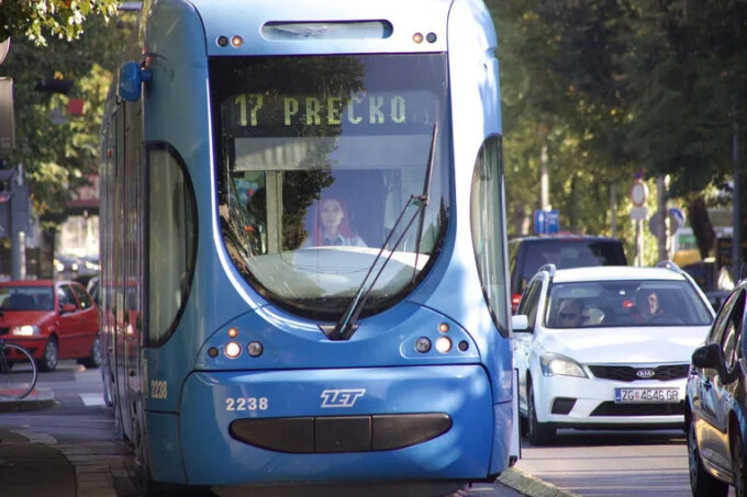 Zagreb i dalje bez javnog prevoza, sindikati najavljuju "jači" štrajk