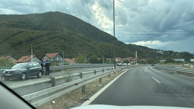 Saobraćajna nesreća na brzoj cesti kod Ilidže: Sudarila se dva vozila