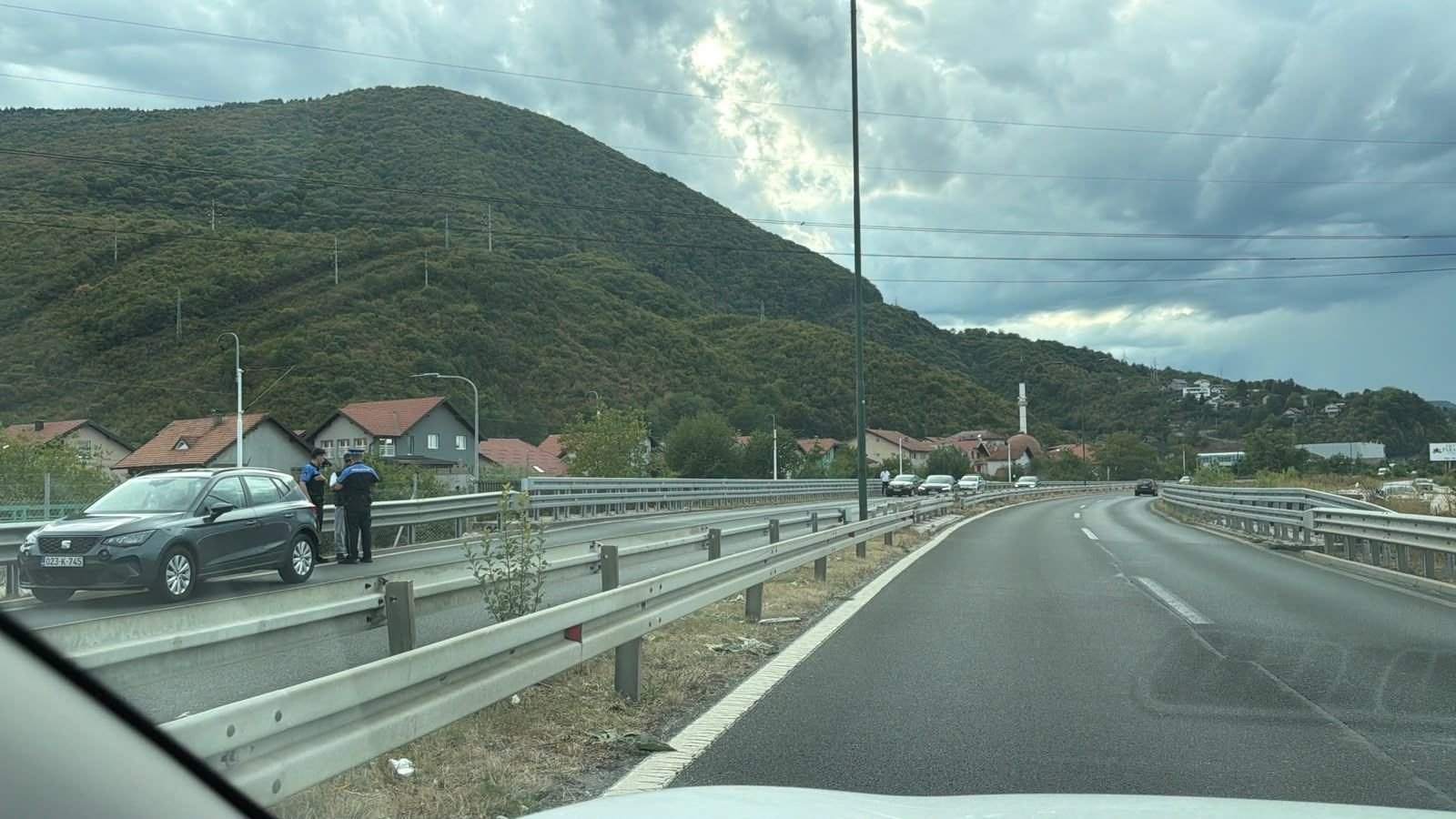 Saobraćajna nesreća na brzoj cesti kod Ilidže: Sudarila se dva vozila