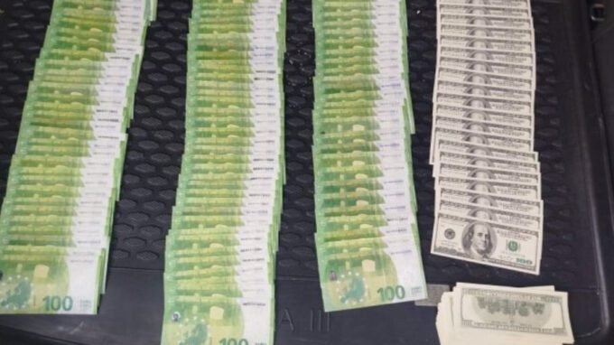 Hapšenje u Banjoj Luci: Pronađeno 10.000 eura i 10.000 dolara, sumnja se da su falsifikovani