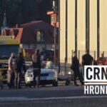 Automobil prevrnut na krovu drugog vozila u Sarajevu, tri osobe povrijeđene